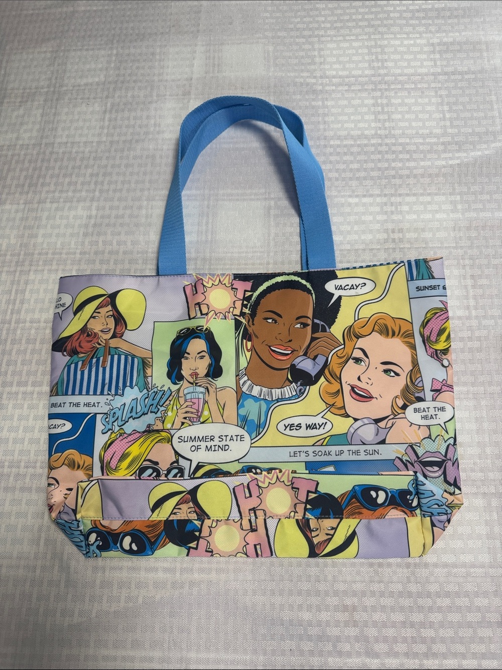 Estée Lauder Comic-Print Summer Tote Bag in Light Blue